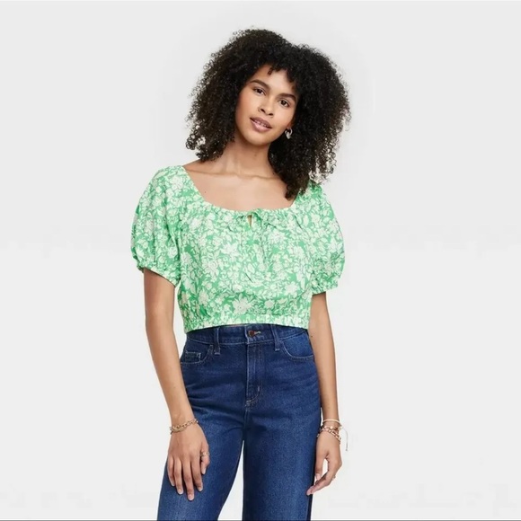Universal Thread Tops - Universal Thread Puff Sleeve Peasant Top Green Floral NWT